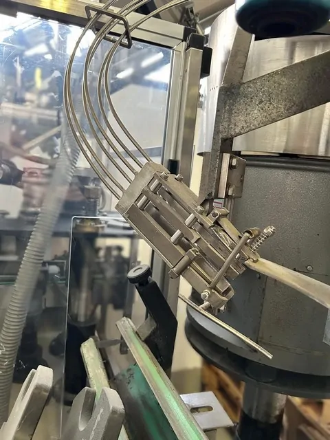 Capper 30×60 Stelvin 2.500 bph